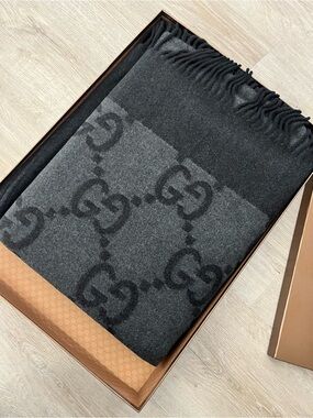 GUCCI Wool Cashmere Blend Throw Blanket with GG Monogram Authentic Fringe